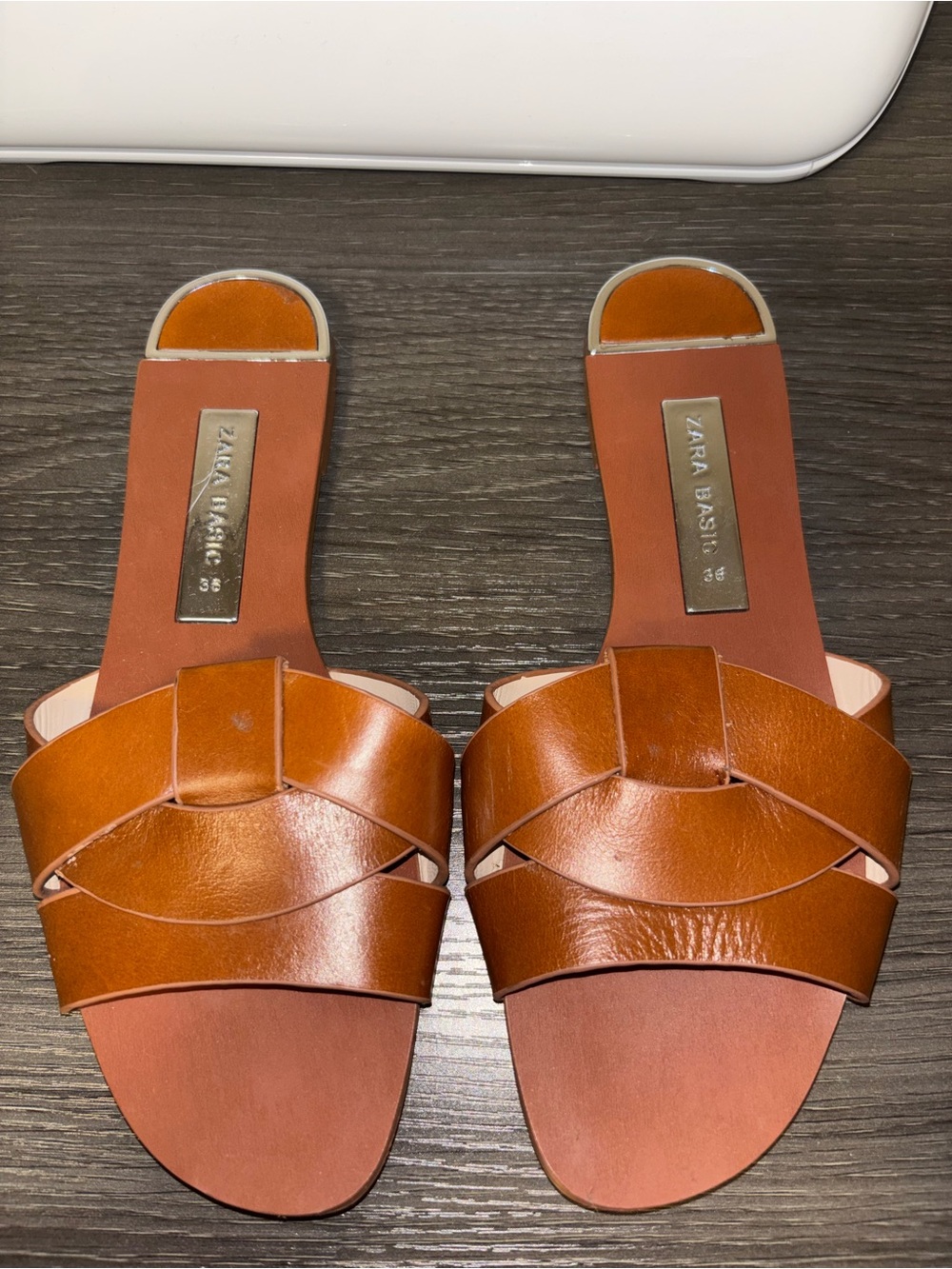 Zara slides